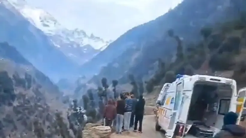 vehicle plunged into a deep gorge in Kishtwar