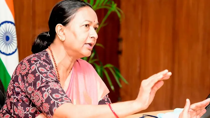 Radha Raturi instructed to provide free dialysis facility to BPL patients and golden card holders
