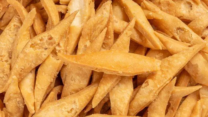 How to make crispy Namak Pare