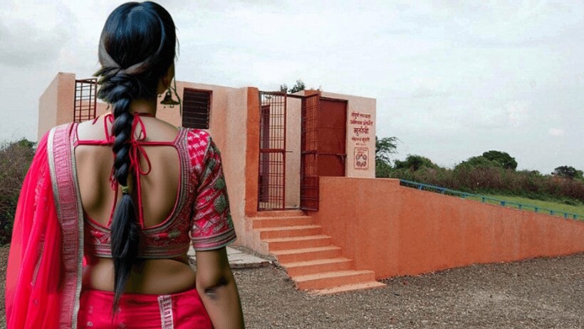 UP Agra toilet issue marriage dispute wife leaves husband family 