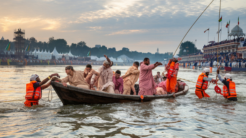  prayagraj mahakumbh 2025 boat accident ndrf sdrf rescue 17 devotees