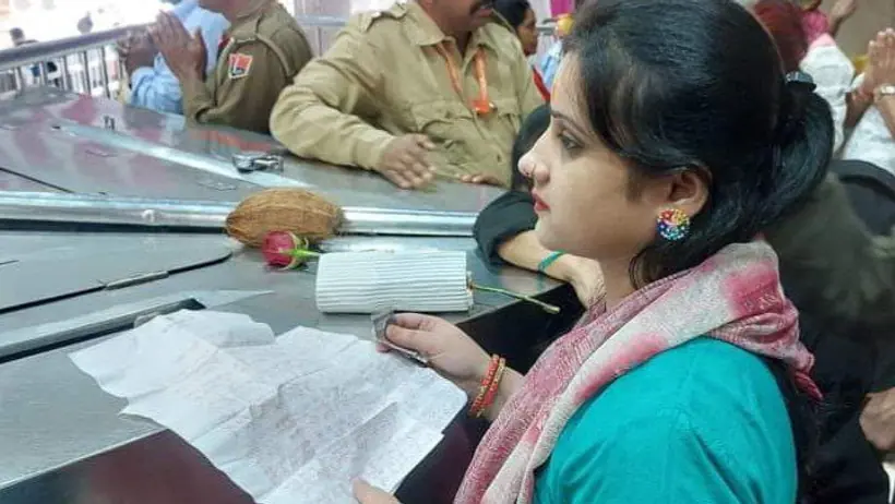 बाबा खाटूश्याम से मांंग रहे दुआ