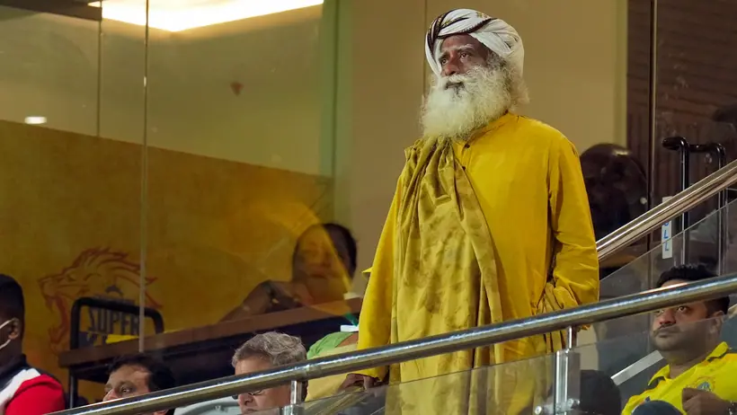 IPL 2023 RR vs CSK sadhguru Jaggi Vasudev came to support Chennai super kings at MA Chidambaram stadium dva