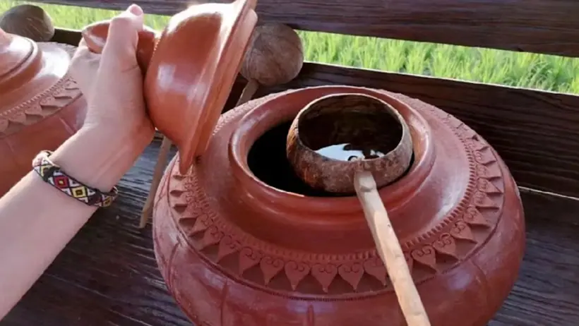 Why we should not put hand in matka