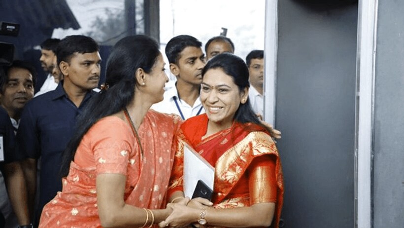 BJP नेता ने सुप्रिया सुले से कहा घर जाकर खाना बनाईए, पति बोला गृहणी होने पर गर्व, पाटिल सीखें चपाती बनाना