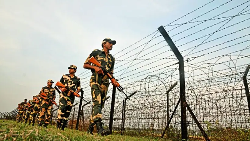 बांग्लादेश सीमा से उग्रवादियों ने की गोलीबारी, BSF से भीषण मुठभेड़, एक जवान शहीद