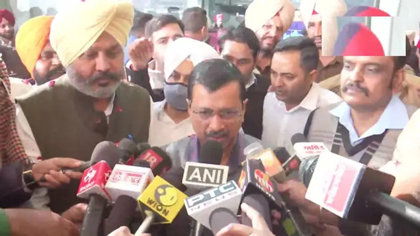 Punjab Assembly Elections:केजरीवाल बोले  CM चन्नी पर रेत चोरी के आरोप, बताएं कैबिनेट में कितने रेत चोर और हैं?