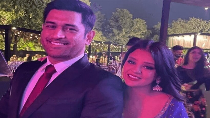 फंस गए पूर्व कप्तान महेंद्र सिंह धोनी, बेगुसराय में दर्ज हुआ MS Dhoni पर केस