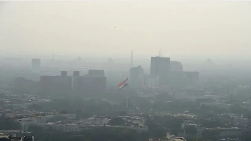 Delhi Air Pollution:दिल्ली की हवा में कोई सुधार नहीं; फिर AQI खतरनाक स्तर 425 पर पहुंचा