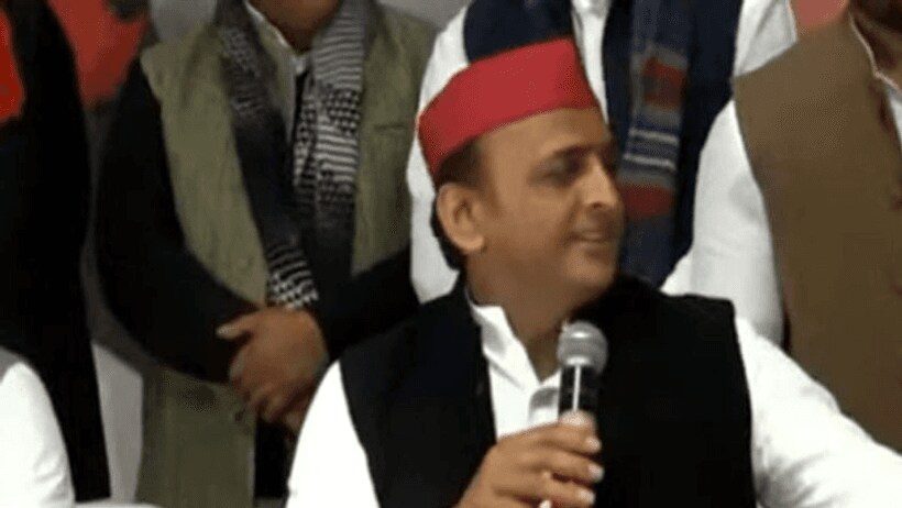 चुनावी हलचल हुई तेज, अखिलेश ने कहा  बीजेपी नहीं दे रही बाबा को टिकट