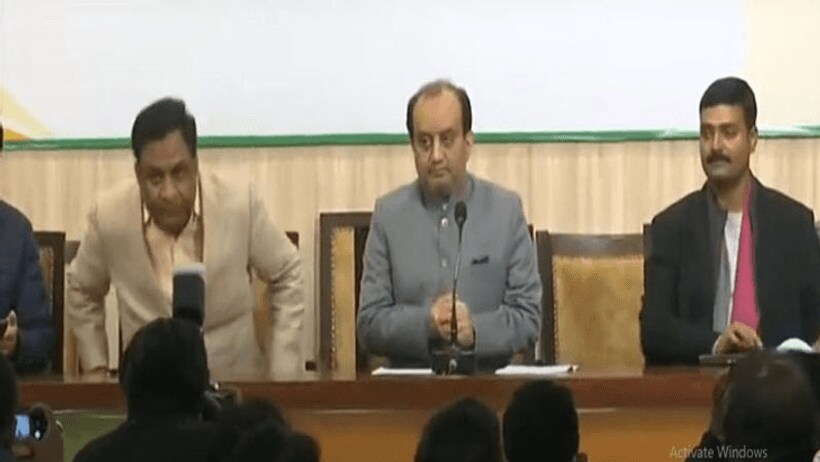 BJP नेता सुधांशु त्रिवेदी ने साधा सपा पर निशाना, कहा  सपा के लिए सिर मुंडवाते ओले पड़ने जैसी स्थिति