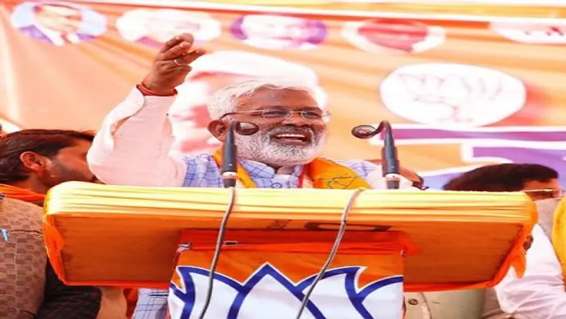 यूपी चुनाव: BJP प्रदेश अध्यक्ष स्वतंत्र सिंह बोले  अखिलेश यादव हैं फ्यूज बल्ब, भाजपा है उजियारा देती हुई LED
