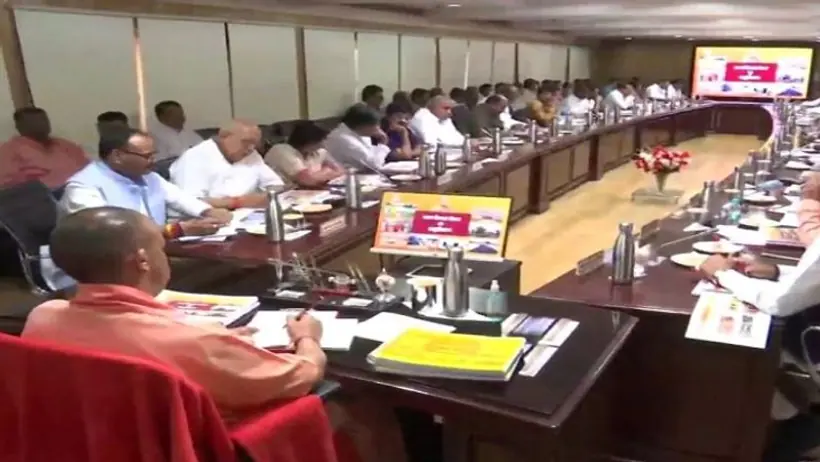 यूपी में कोराना मामलों में फिर दिखी बढ़ोतरी, सीएम योगी ने वैक्सीनेशन को तेज करने के दिए निर्देश
