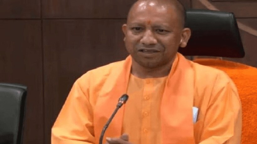 त्योहारों को लेकर सीएम योगी ने अफसरों को दिए निर्देश, बोले  सड़क रोककर धार्मिक आयोजन करने पर लगाई रोक