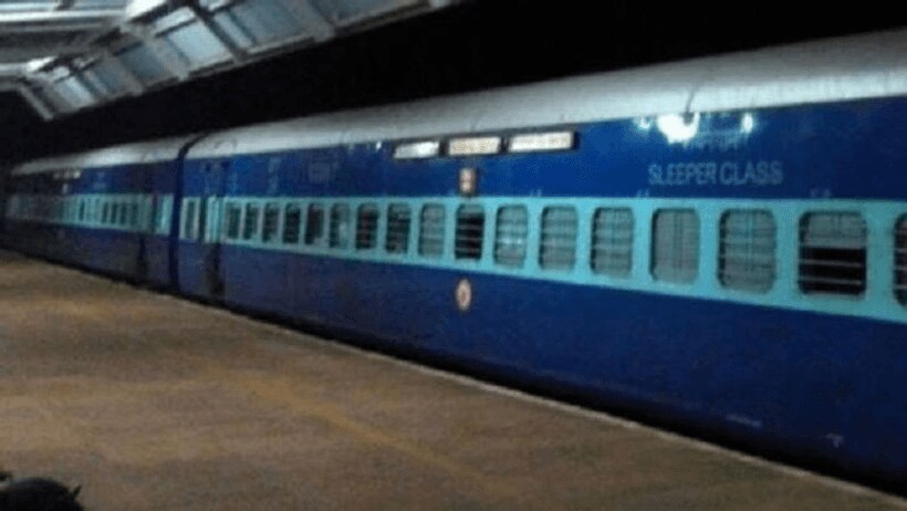 कोलकाता के युवक ने ट्रेन से चुराए थे जूते, पुलिस का फोन जाते ही निकली हेकड़ी 