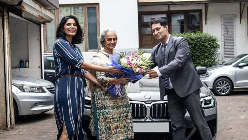 84 साल की उम्र में वहीदा रहमान चलाएंगी बीएमडब्ल्यू, घर आया लग्जरी मेहमान,  जानें प्राइस और खासियत