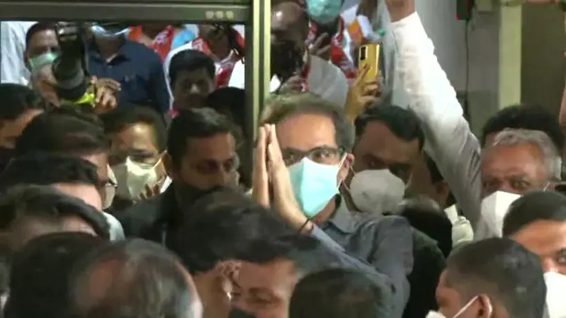 शिवसेना में बगावत के बाद उद्धव ठाकरे ने चाहा दो बार इस्तीफा देना लेकिन हर बार...