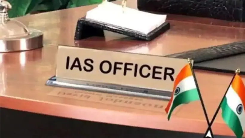 दिल्ली में मनीष सिसोदिया के आवास पर रेड के बाद बड़े पैमाने पर IAS ट्रांसफर, उदित प्रकाश राय का भी तबादला