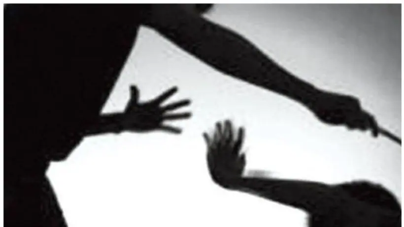 गरबा में कहीं लव जिहाद तो कहीं पथराव: गुजरात में पुलिस ने गरबास्थल पर मुस्लिम युवकों को खंभे से बांध की पिटाई