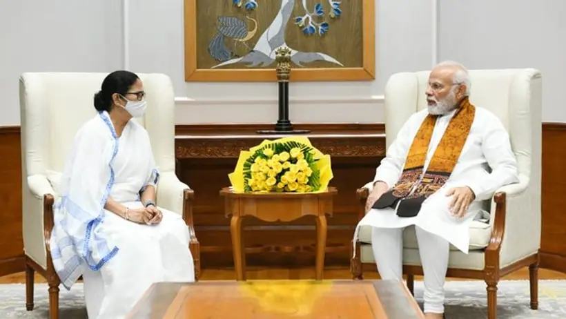 पार्थ चटर्जी की गिरफ्तारी के बाद पहली बार दिल्ली पहुंची ममता बनर्जी ने की PM Modi से मुलाकात