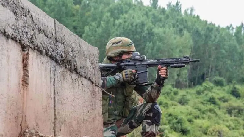 जम्मू कश्मीर में जश्न ए आजादी में विघ्न की आतंकी कोशिश, पुलिस कंट्रोल रूम सहित दो जगह ग्रेनेड से हमला