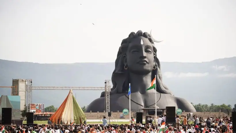 Independence Day 2022: सद्गुरु बोले दुनिया चेतना की तलाश में भारत की ओर रूख कर रही