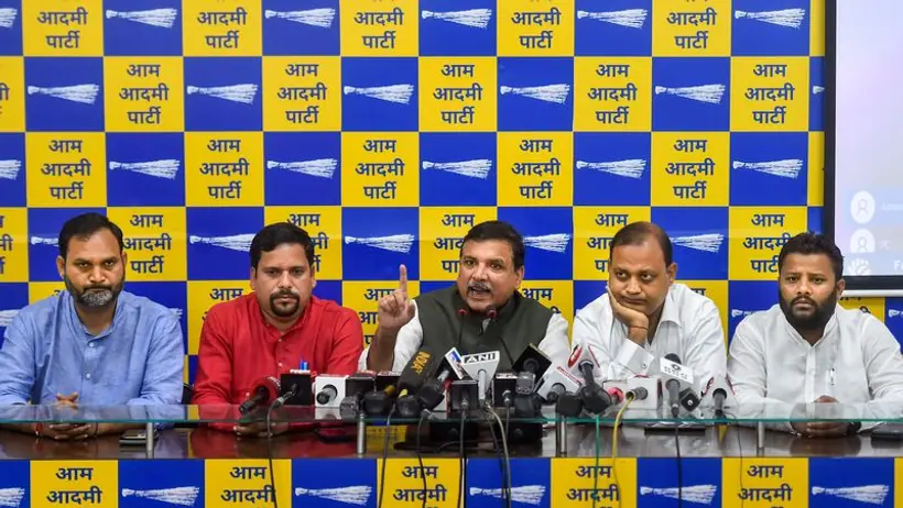 AAP का आरोप भाजपा ने उसके MLAs को दिया 20 करोड़ का ऑफर, पलटकर मिला जवाब सिसोदिया बचेंगे नहीं