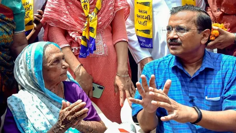 गुजरात में भाजपा कार्यकर्ताओं से बोले केजरीवाल  BJP नहीं छोड़ें, अंदर रहकर AAP के लिए करें काम