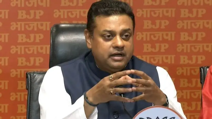 बीजेपी ने स्टिंग ऑपरेशन का वीडियो जारी कर कहा  अरविंद केजरीवाल ने लिए शराब कारोबारियों से पैसे