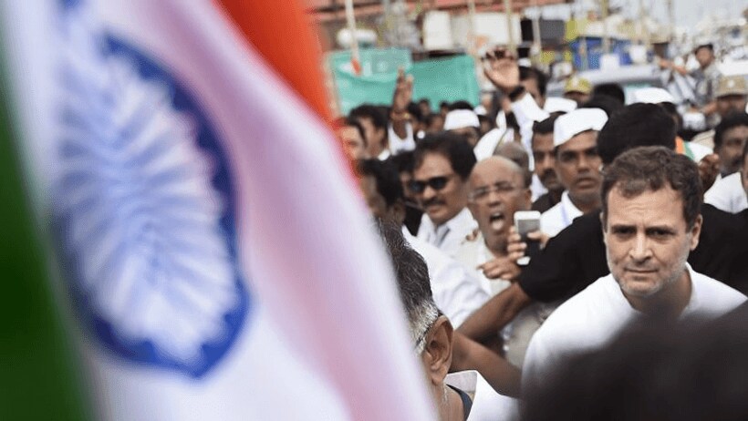 तिरंगा पर हो रहा हमला,  देश को धर्म और भाषा के आधार पर बांट रही बीजेपी: राहुल गांधी
