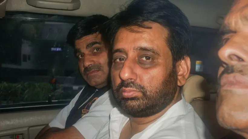AAP विधायक अमानतुल्ला खान की गिरफ्तारी पर ऐसा क्या बोल गए कांग्रेस लीडर कि साथियों ने पल्ला झाड़ लिया