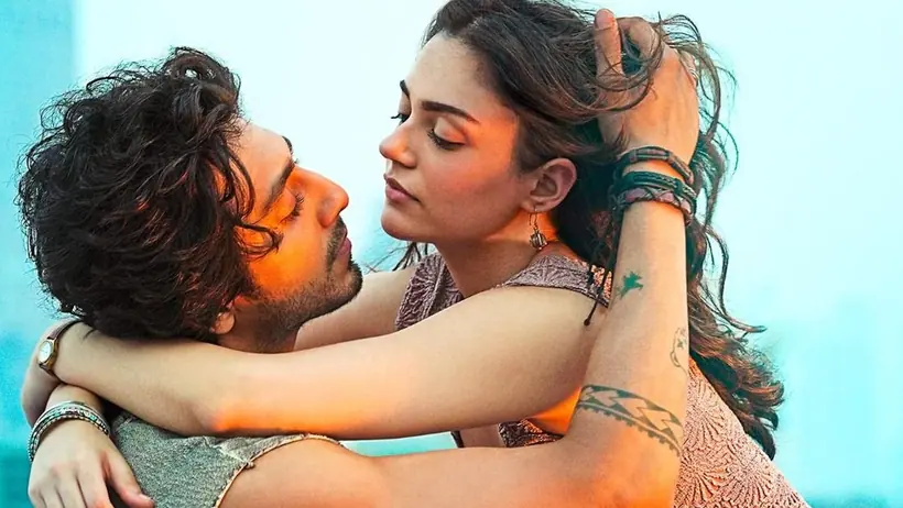 ahaan panday and aneet padda film saiyaara trailer out watch video