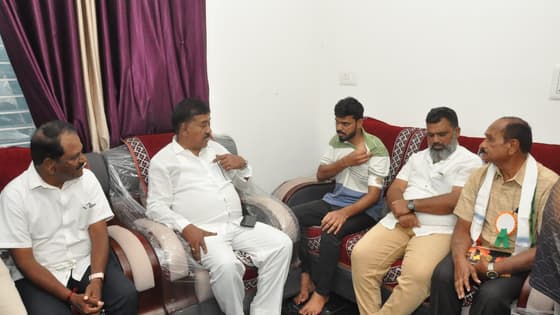 ಮಧುಮಗನಿಗೆ ಚಾಕು ಇರಿತ ಪ್ರಕರಣ, ಗಾಯಾಳು ಆರೋಗ್ಯ ವಿಚಾರಿಸಿದ ಶಾಸಕ ಎಆರ್‌ಕೆ