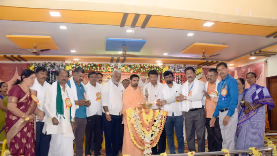 ಬಡವರನ್ನು ಆರ್ಥಿಕವಾಗಿ ಸಬಲರಾಗಿಸಿದ ಧರ್ಮಸ್ಥಳ ಸಂಸ್ಥೆ: ಚನ್ನವೀರ ಶಿವಾಚಾರ್ಯ ಶ್ರೀಗಳು