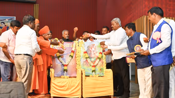 ಹೈದರಾಲಿ ಸೈನಿಕರ ಸದೆಬಡೆದು ಸಾಹಸ ಮೆರೆದ ಒನಕೆ ಓಬವ್ವ